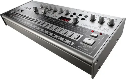 Máquina de tambor Roland Tr-06 Boutique com efeitos integrados