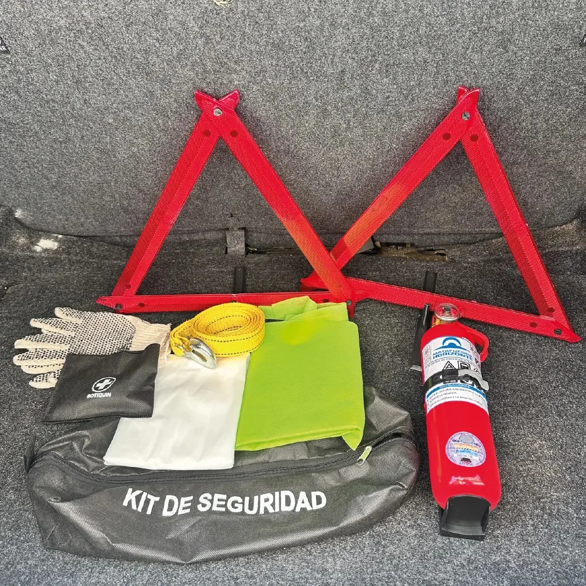 Kit regulatório de segurança veicular 8 em 1 com extintor de incêndio fino, kit de faróis de 1 kg, colete, bolsa adequada para TV