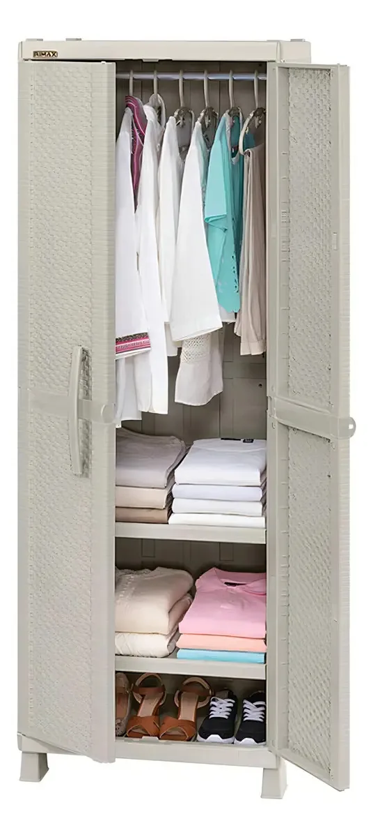 O armário de roupas Rimax Rattan inclui cabides bege Super Offer