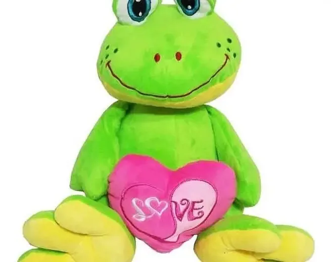 Sapo de pelúcia com coração 40cm
