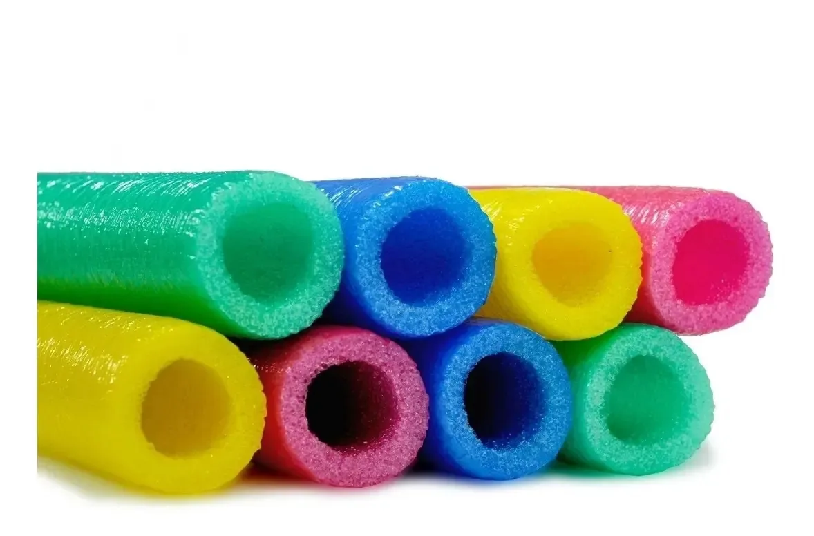 Kit De Isotubos Blindados para Cama Elástica Val Brinquedos Coloridos – 8 Unidades de 1,30m Isotubo Reforçado Para Haste de Pula Pula Espuma