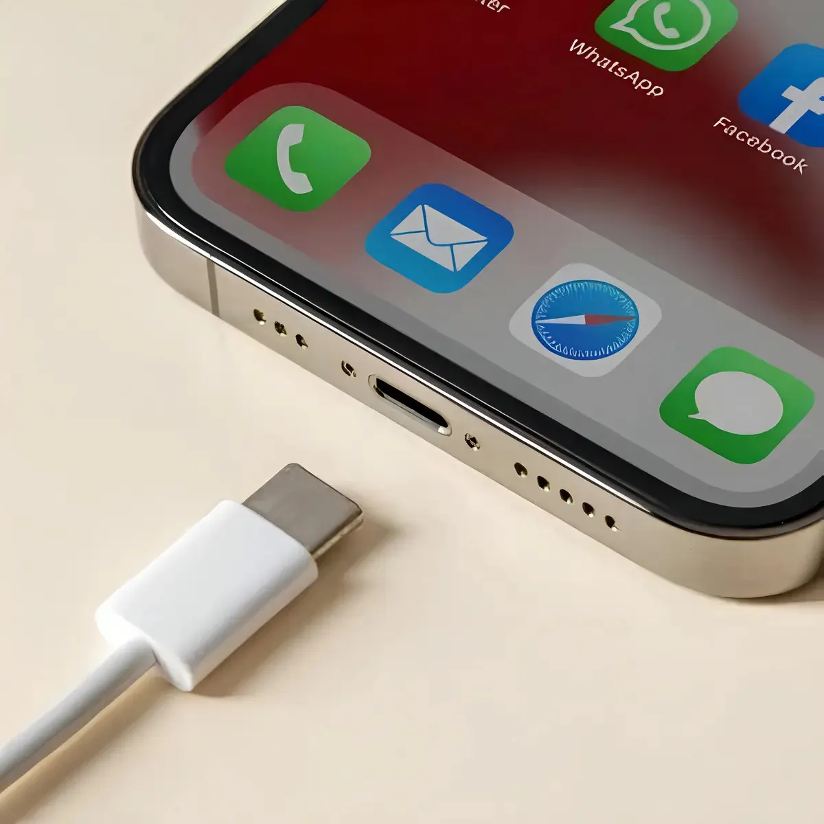 Carregador de Parede Turbo USB-C para iPhone 15 e 16, com Cabo e Proteção contra Sobrecarga