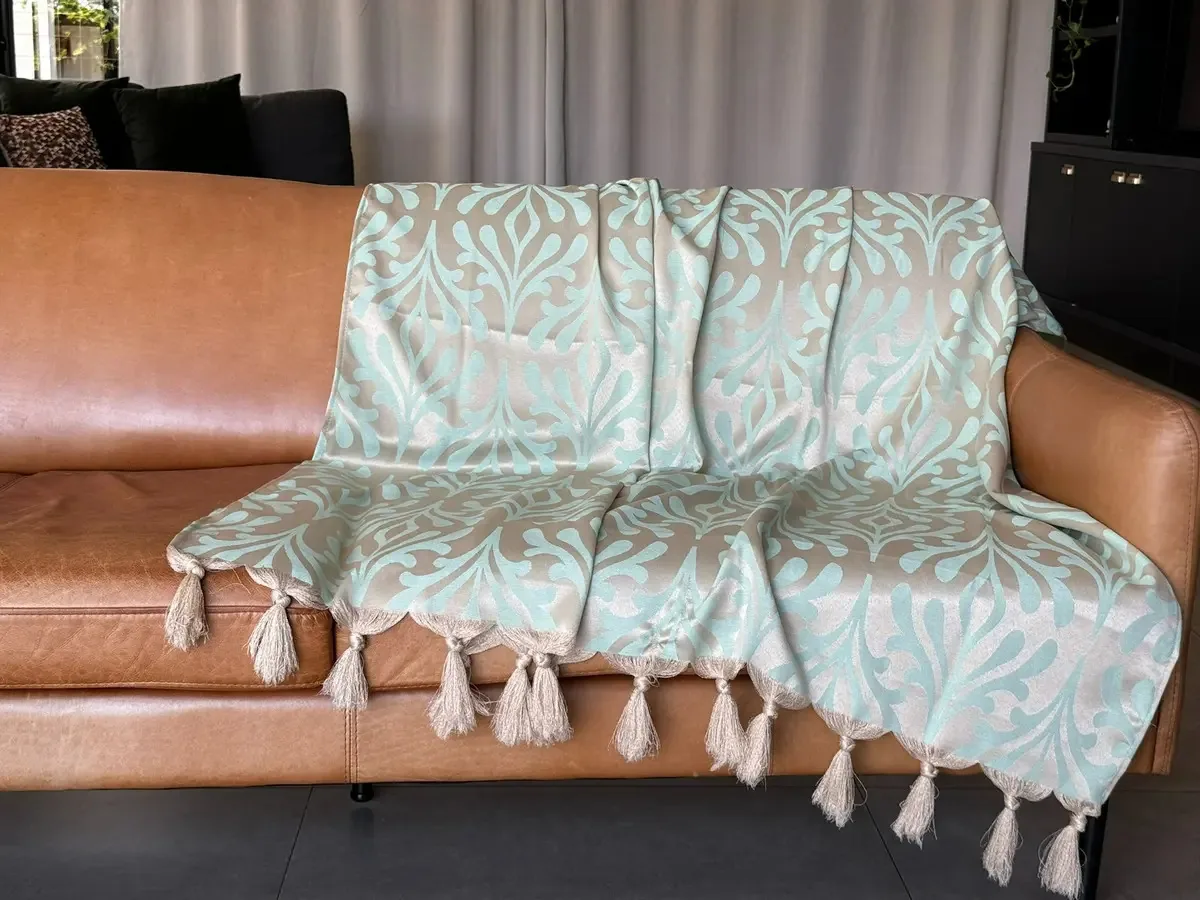 Xale Manta Sofá Jacquard Geometrico 2,50mx1,40m Desenho Verde-agua/dourado