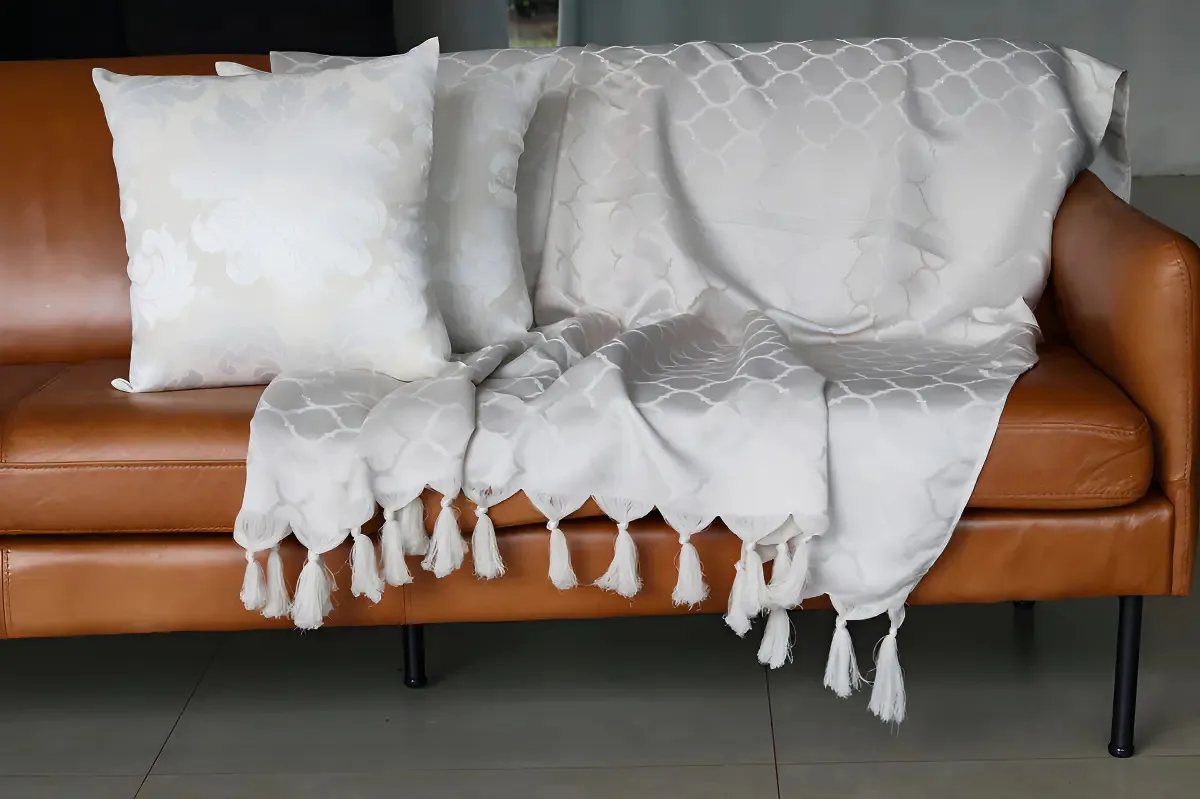 Xale Manta Sofá Jacquard Geometrico 2,50cmx2,80cm Desenho Offwhite