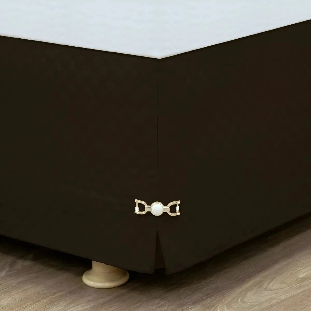 Saia Box Casal Matelada C/ Pingente 40cm Altura Cor Marrom