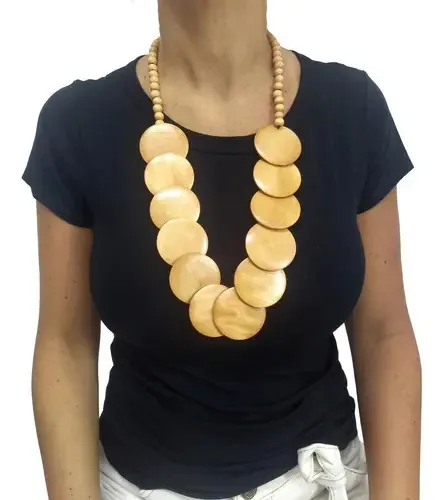 Maxi Colar Feminino Com Bolas De Madeira Cor Madeira Escura