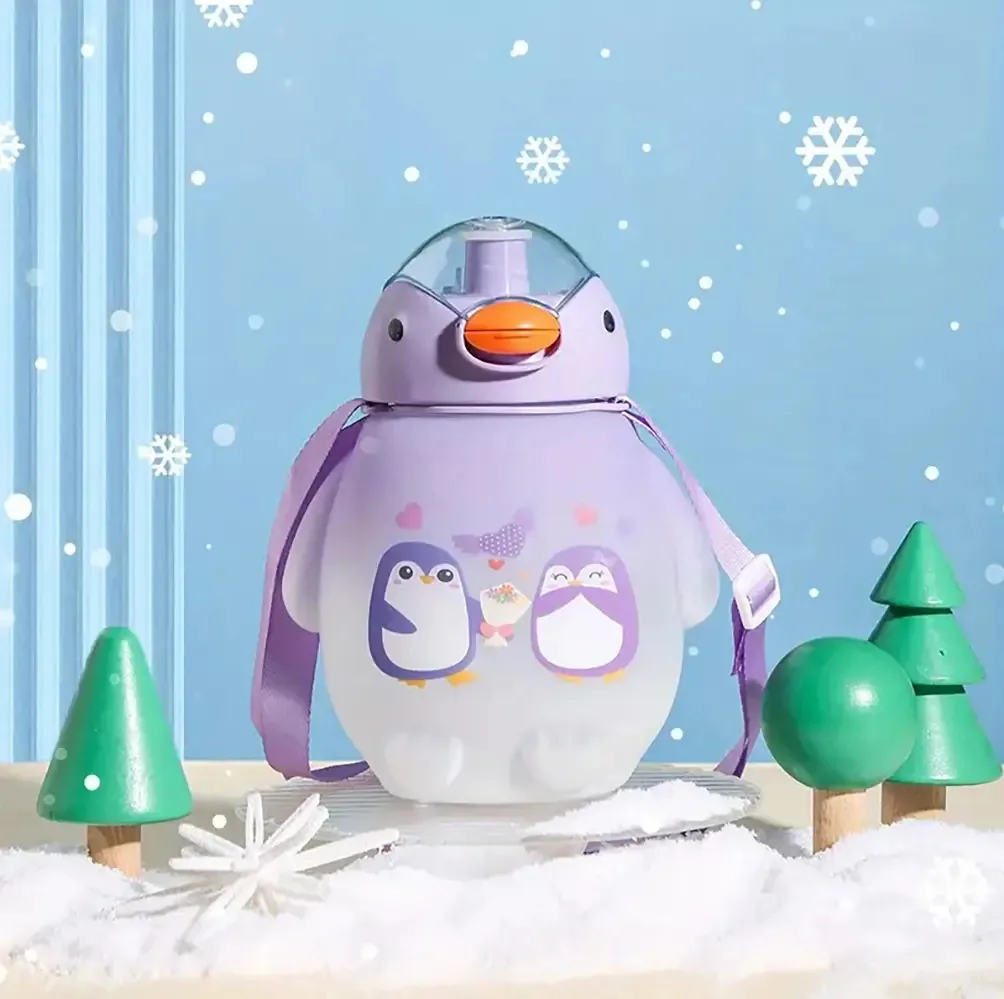 Garrafa de água Kawaii Pinguino com adesivos e alça 1500ml roxa