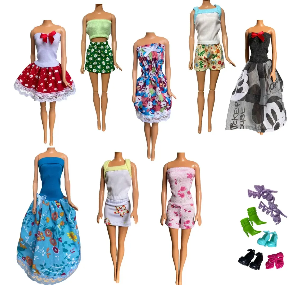 Liquidação! 13 Itens! 8 Roupas De Boneca * 5 Sapatinhos