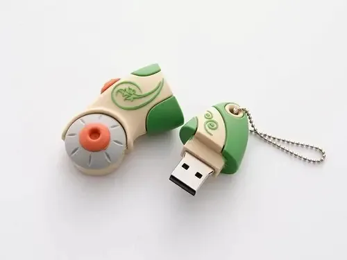 Pen Drive 4gb Máq. De Costura Com Coleçao De Bordados Cor Verde Liso