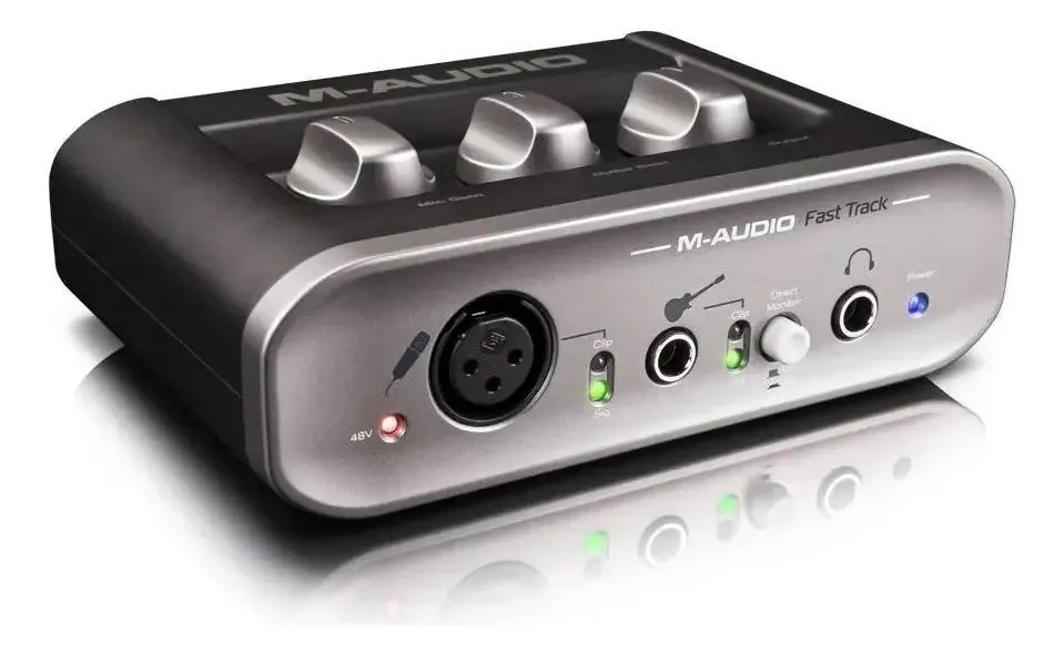 Interface de Áudio M-Audio AMW Studio M com 2 Entradas e 2 Saídas USB