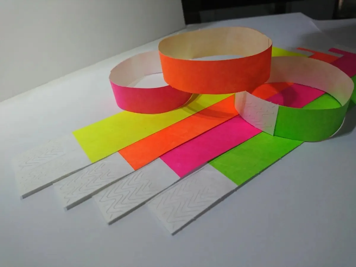 100 Fitas Pulseiras Identificação Festas Eventos Congressos Cor Amarela