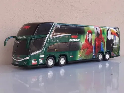 Miniatura Ônibus Eucatur 4 Eixos Verde