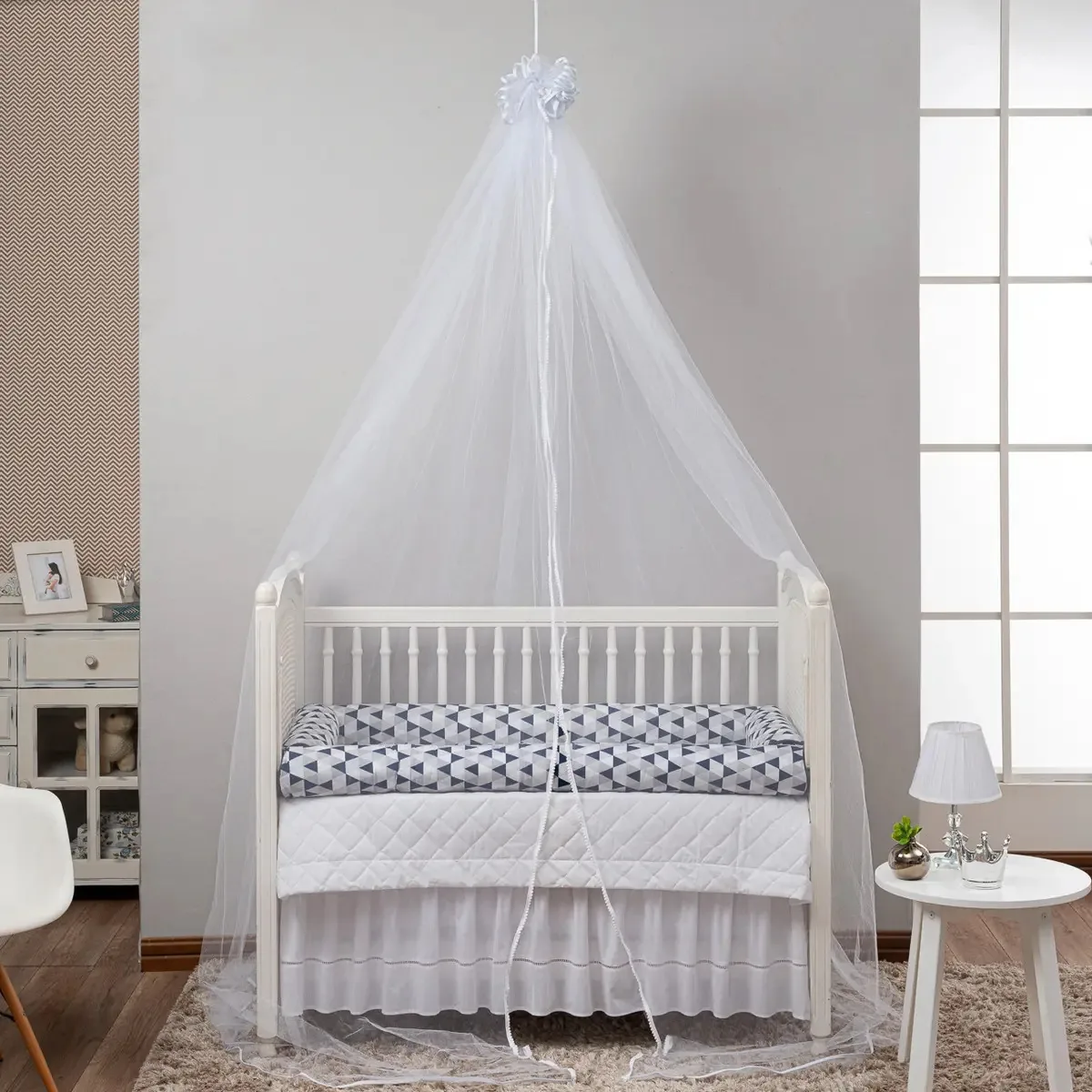 Mosquiteiro de Teto para Berço LuckBaby, com Renda e Pompom Branco