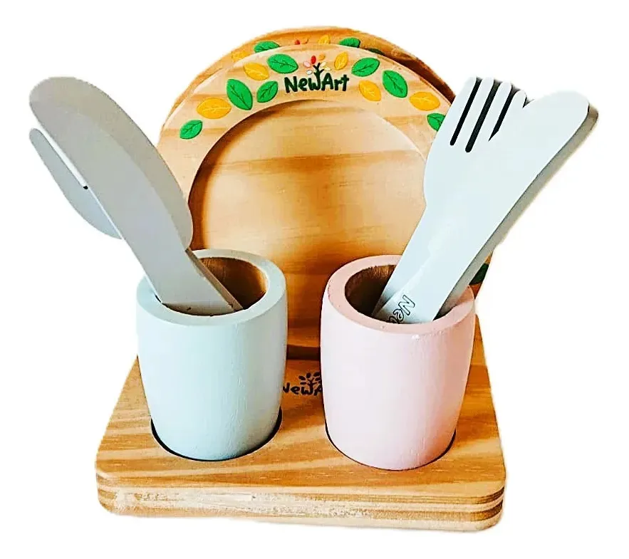 Suporte de Pratos com Utensílios Brinquedo de Madeira Kit Pratinhos Refeição Infantil NewArt Toys