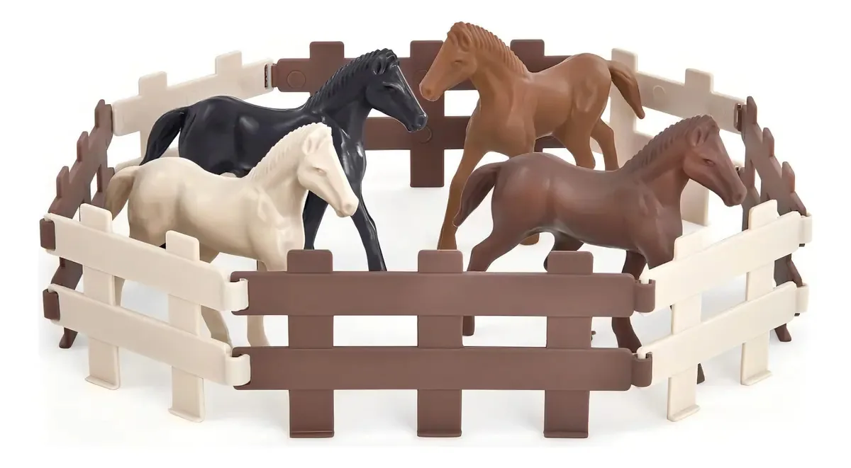 Playset Kit Cavalinhos Rancho Western de Usual Brinquedos para Crianças com 4 Cavalos e 8 Cercas