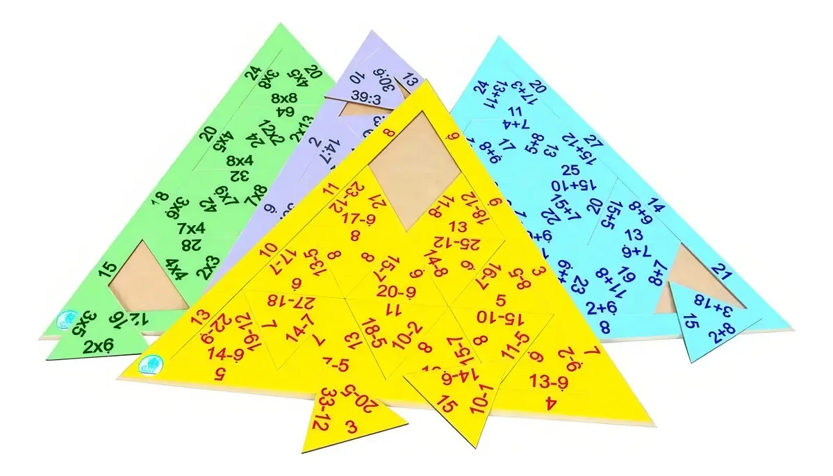 Kit Quebra-cabeças Triangulares 4 Operações Matemáticas