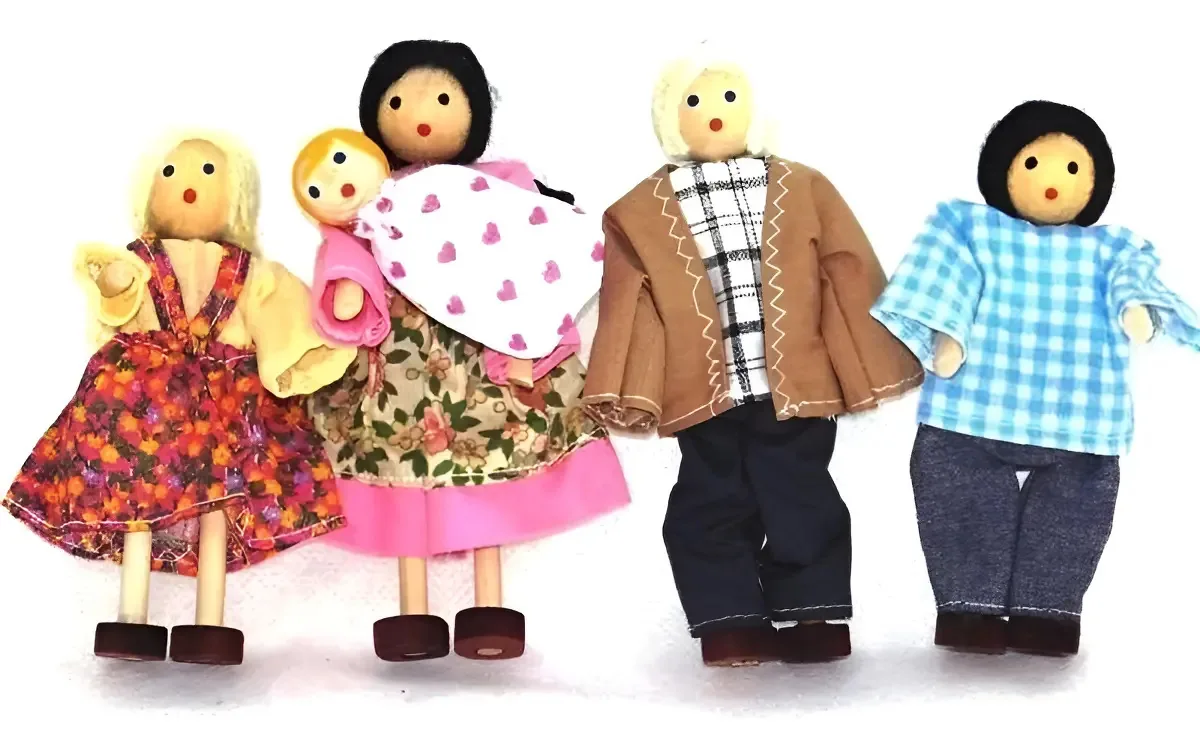 Kit 5 Bonecos Família Articulados Bohney para Crianças