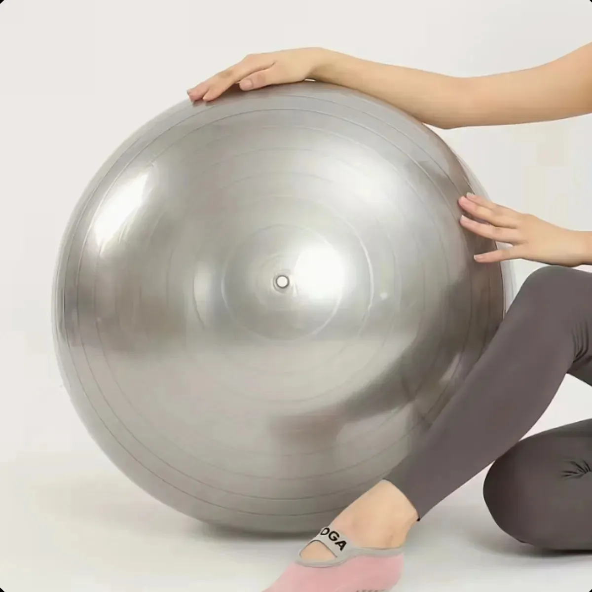 Bola Pilates Yoga Funcional Gym 75cm + Bomba De Ar 350kg