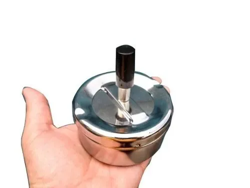 2 Cinzeiros De Inox Com Tampa E Reservatório + Cinto