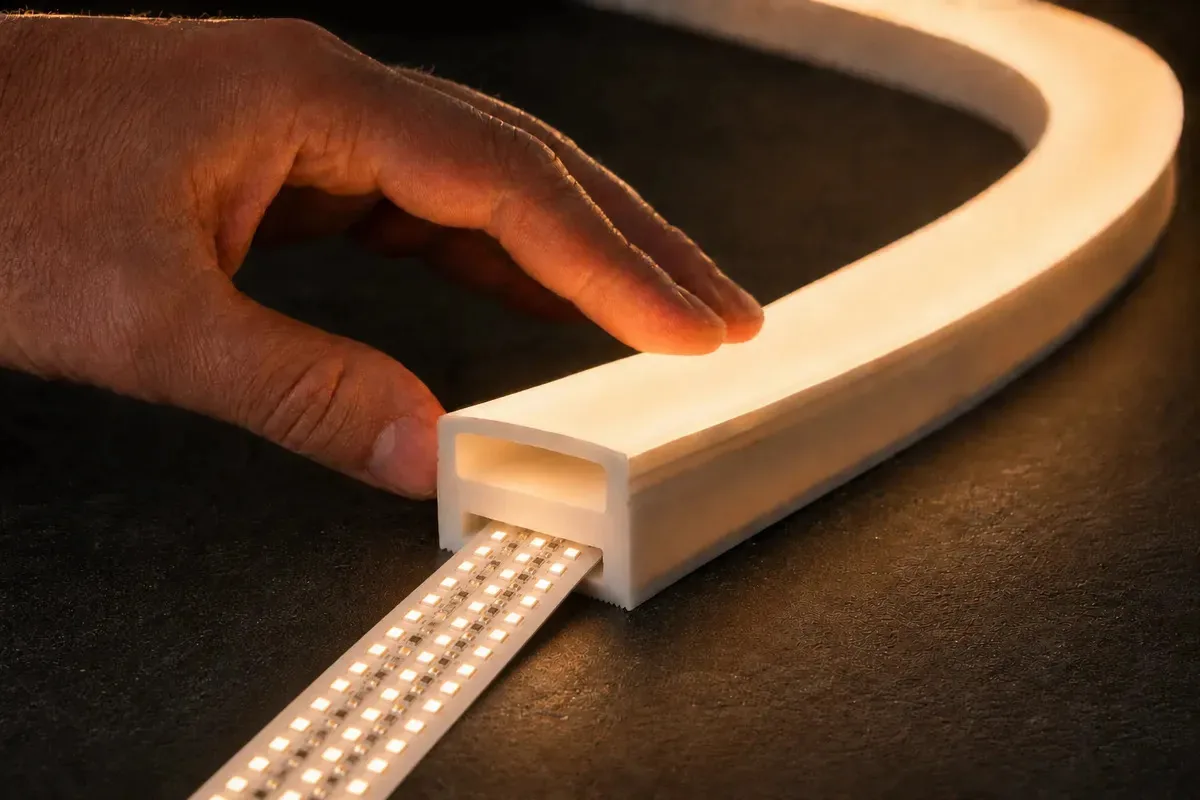 Perfil 50m Sobrepor 30x20mm Flexível Silicone Para Fita Led Luz Branco-frio Apropriado Para Os Modelos De Fita Led