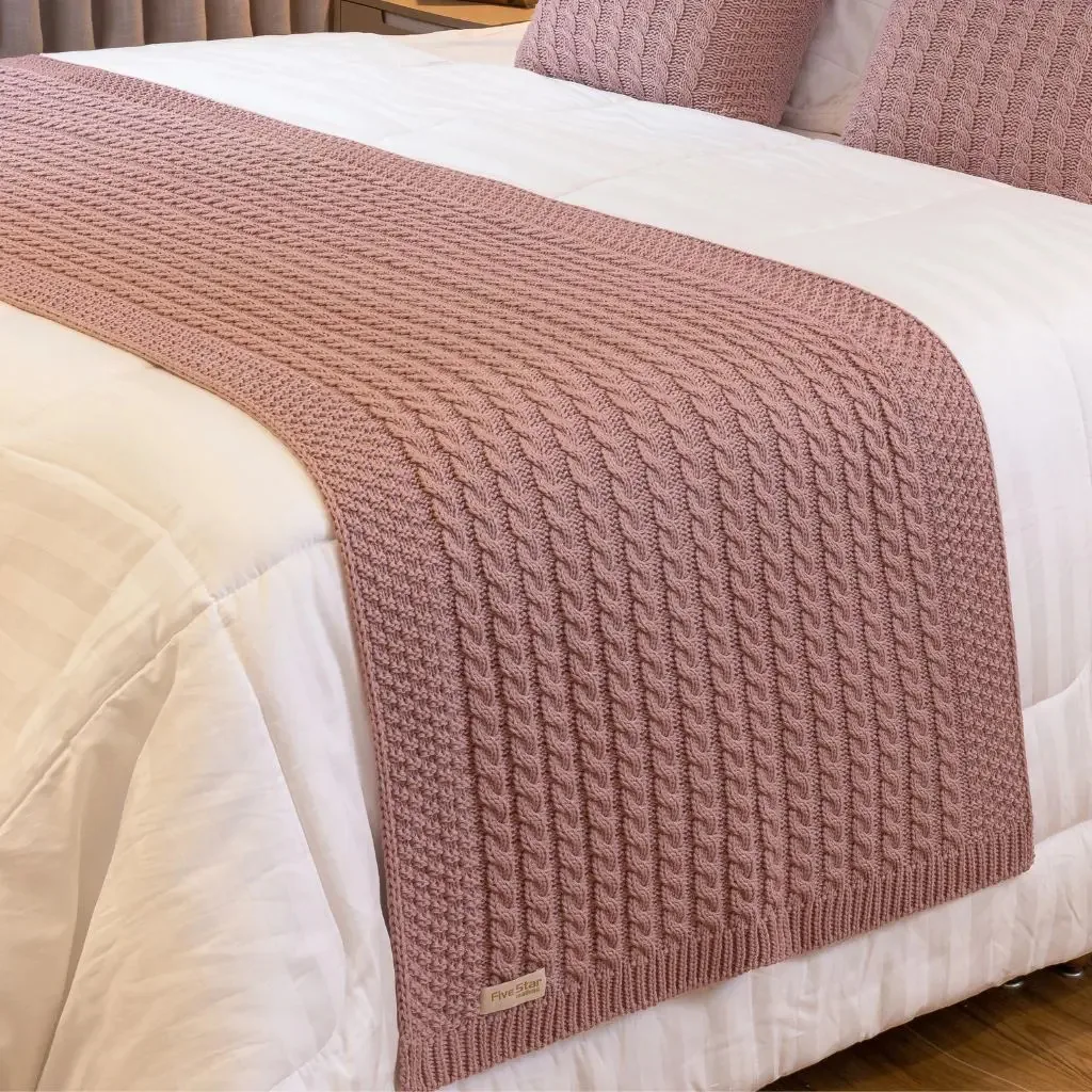 Manta Sofa Peseira Cama Casal Sala Tricot 180x70cm Amsterdam Cor Rose Desenho Tranças