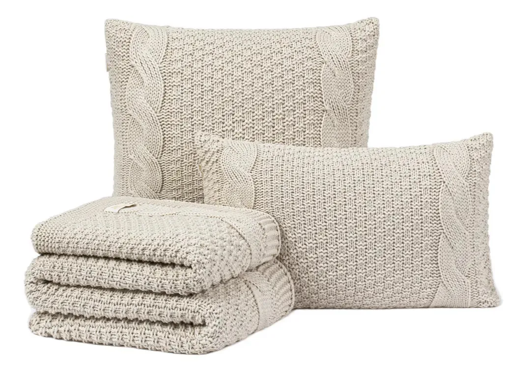 Kit Manta Sofa Cama Casal + 2 Capas Almofada 50x50 Toronto Cor Bege Desenho Tranças