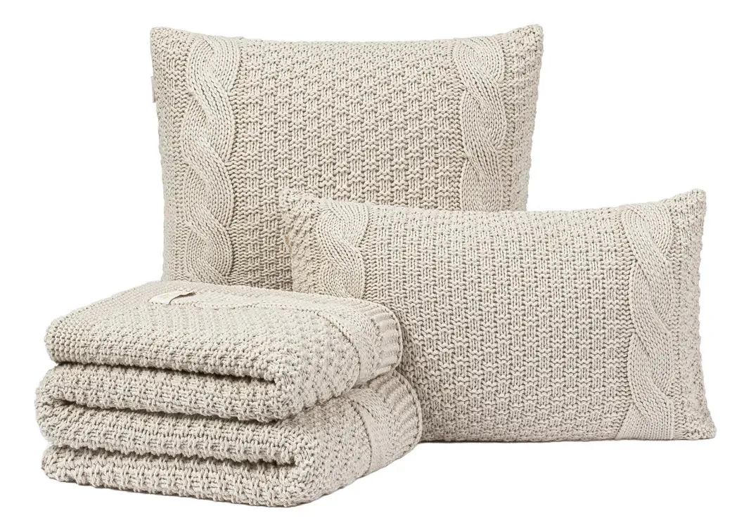 Kit Manta Sofa Cama Queen + 2 Capas Almofada 45x45 Toronto Cor Bege Desenho Tranças