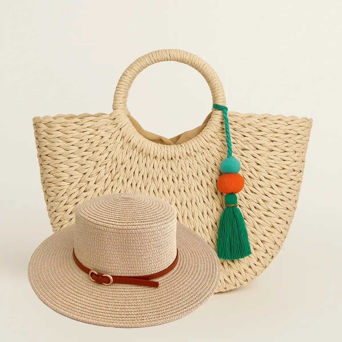 Bolsa de Praia Feminina Palha Sintética Bege Claro Boutique Soberana com Chapéu