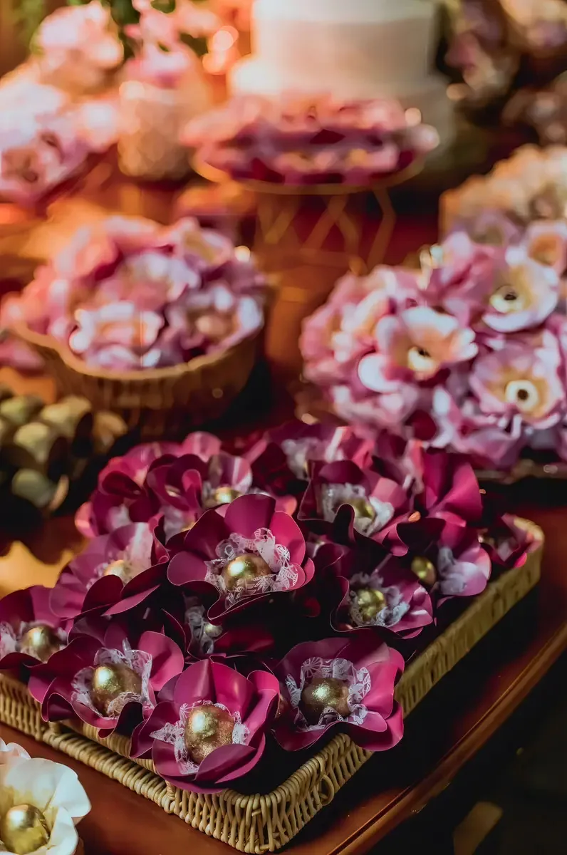 20 Forminhas Para Doces Finos Modelo Margarida Casamento Cor Marsala