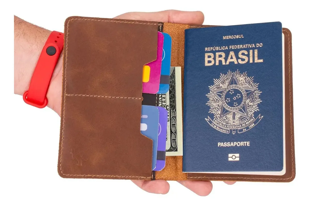 Capa P/ Passaporte Documentos Cartões/cédulas Couro Legítimo Cor Marrom