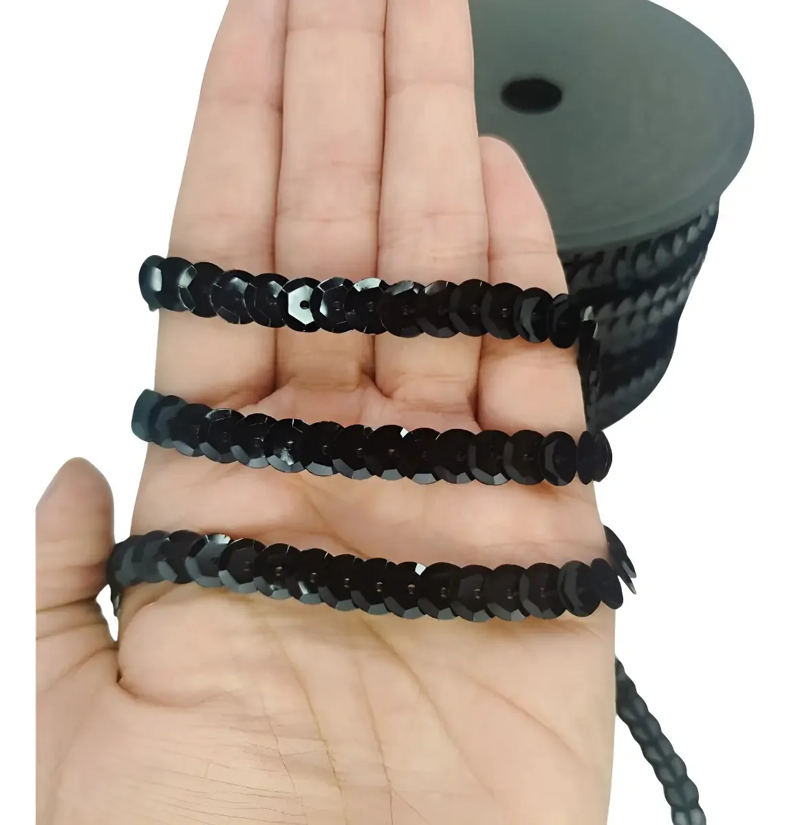 Fio Lantejoula 8mm Preto Metálico 70m Rolo Artesanato e Fantasias
