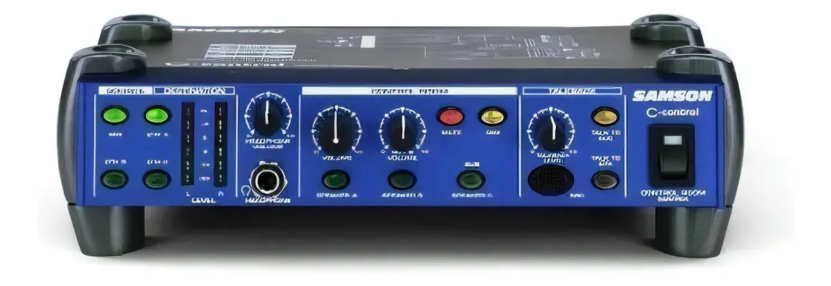 A matriz Samson C-control controla até 3 pares de monitores azuis