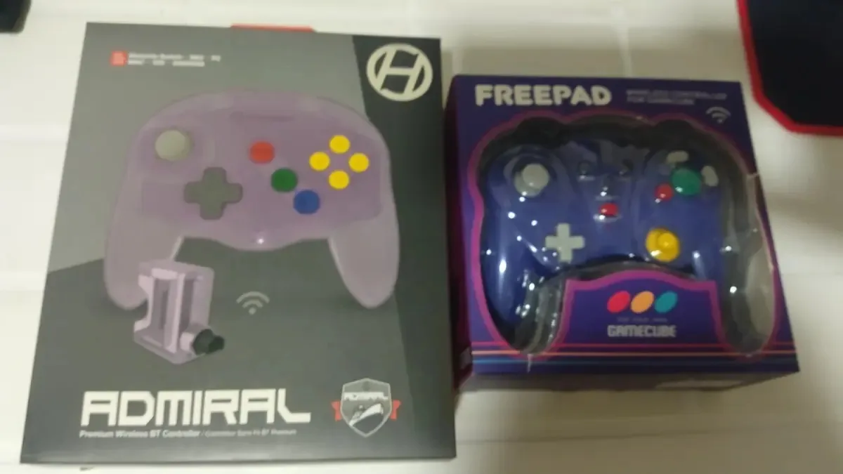 Controle Sem Fio Hyperkin RF 2.4GHz Atomic Purple p/ N64 2 Controles