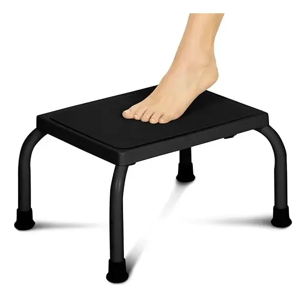 Banqueta alta Vive Health, estrutura preta, assento preto