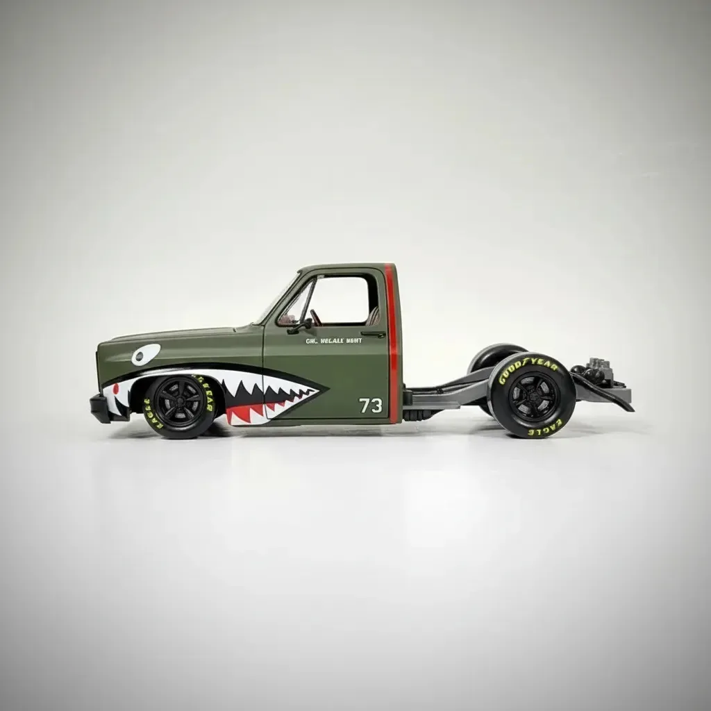 Miniatura M2 Machines Chevrolet Cheyenne 73 Verde 1:24 Metal Colecionável