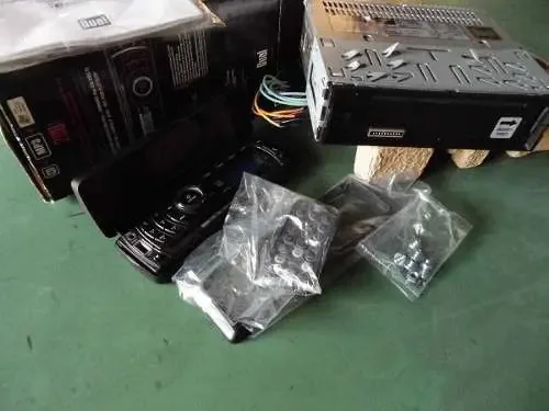 Som automotivo Dual XDMA6355 com USB