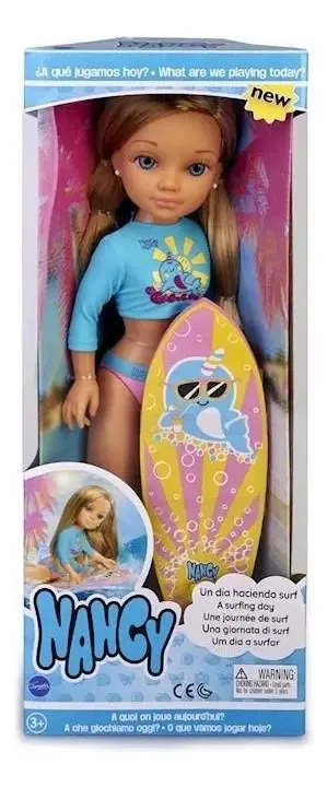 Boneca Nancy Summer com prancha de surf