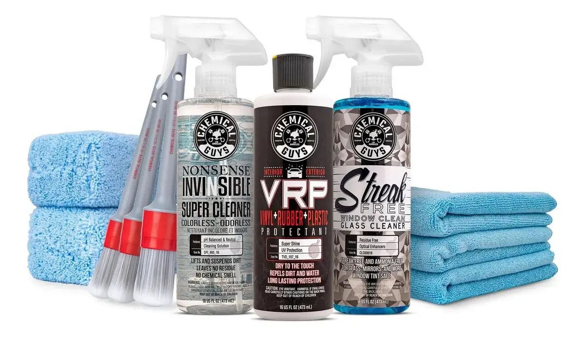 Kit de interior de carro da Chemical Guys com limpadores