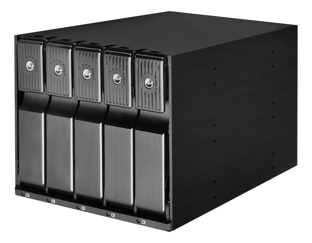 Disco Rígido Interno SilverStone 3.5" NAS Preto - Armazenamento de alto desempenho para servidores e sistemas de armazenamento.