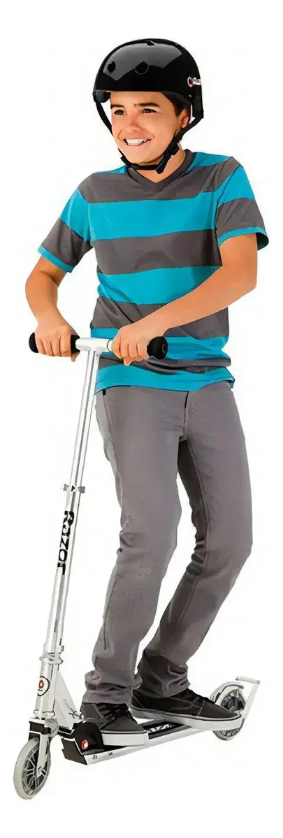 Patin Razor A3 Kick Scooter Color Morado