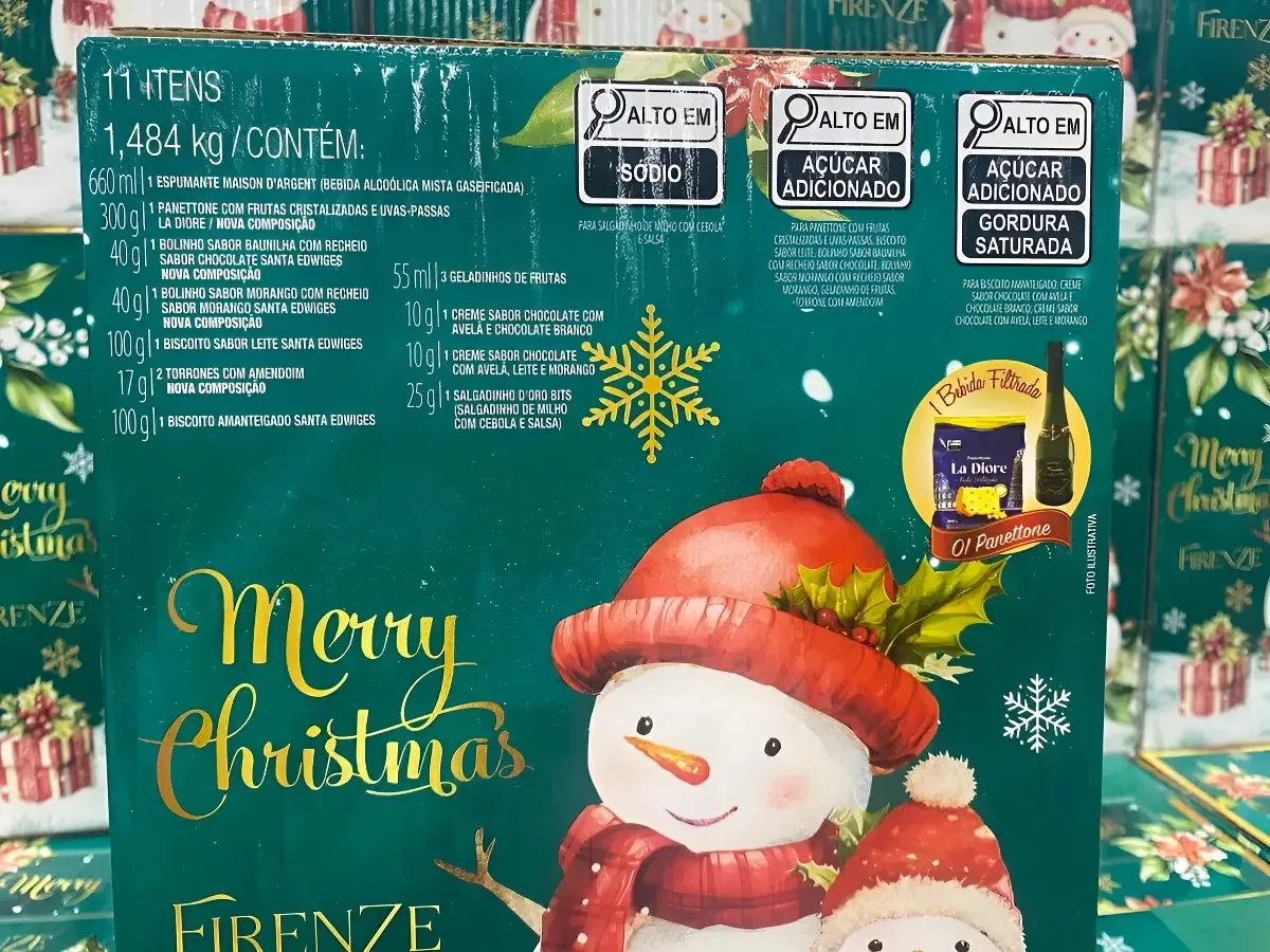 Cesta de Natal cesta básica 11 itens com panetone e champagne