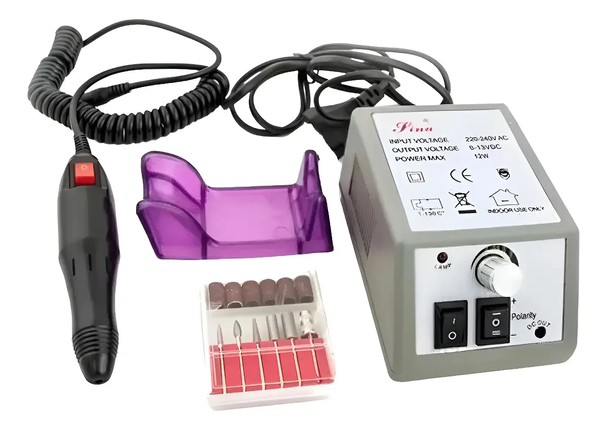 Kit de Manicure e Pedicure Mercedes-Benz 2000 com 8 Peças