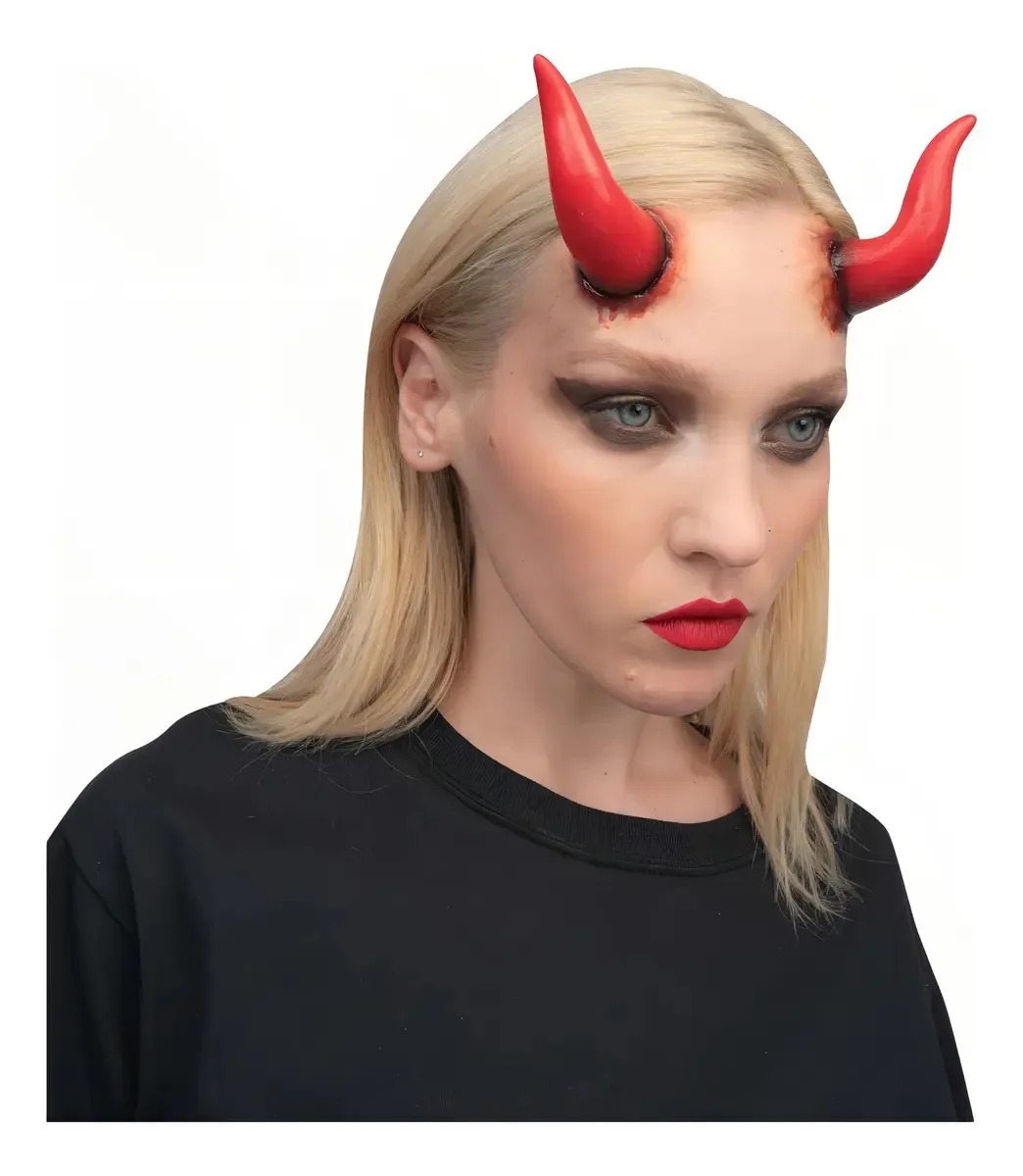 Aplicação de látex Red Devil Horns com cola Red Devil Horns