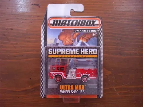 Caminhão de bombeiros Matchbox Supreme Hero Pierce Dash vermelho