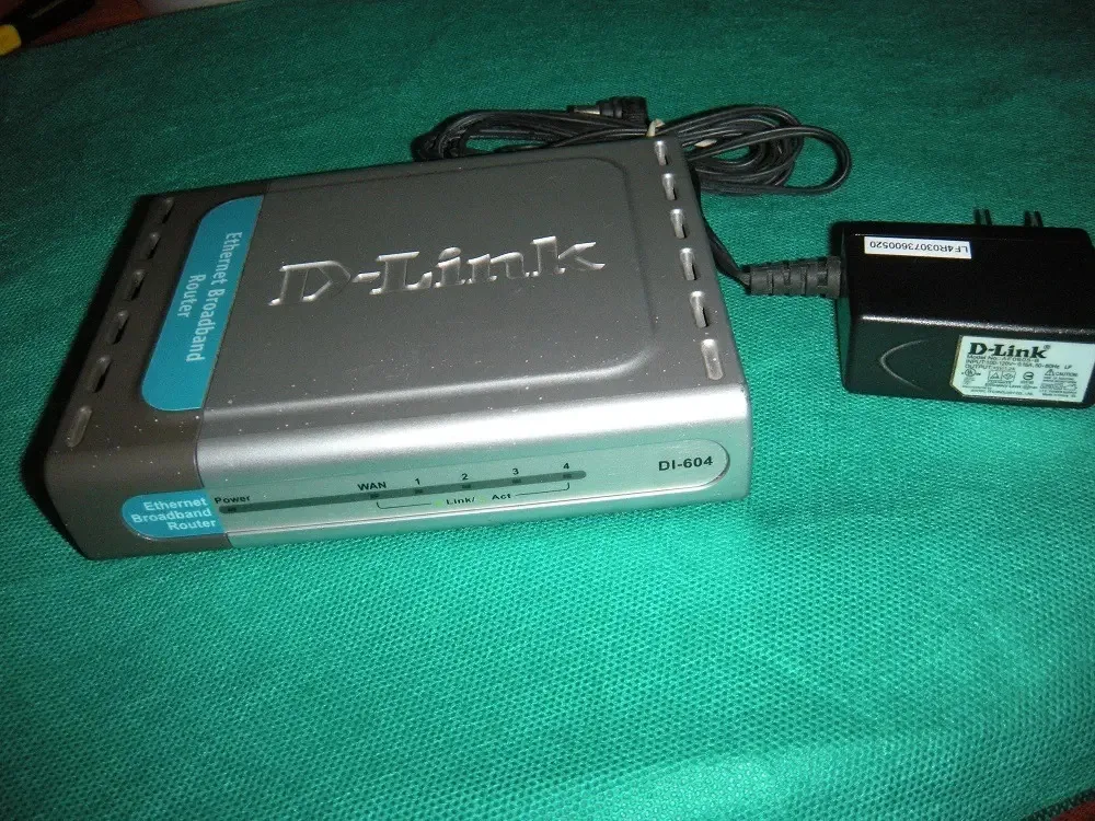 Roteador D-link Di-604 Prateado