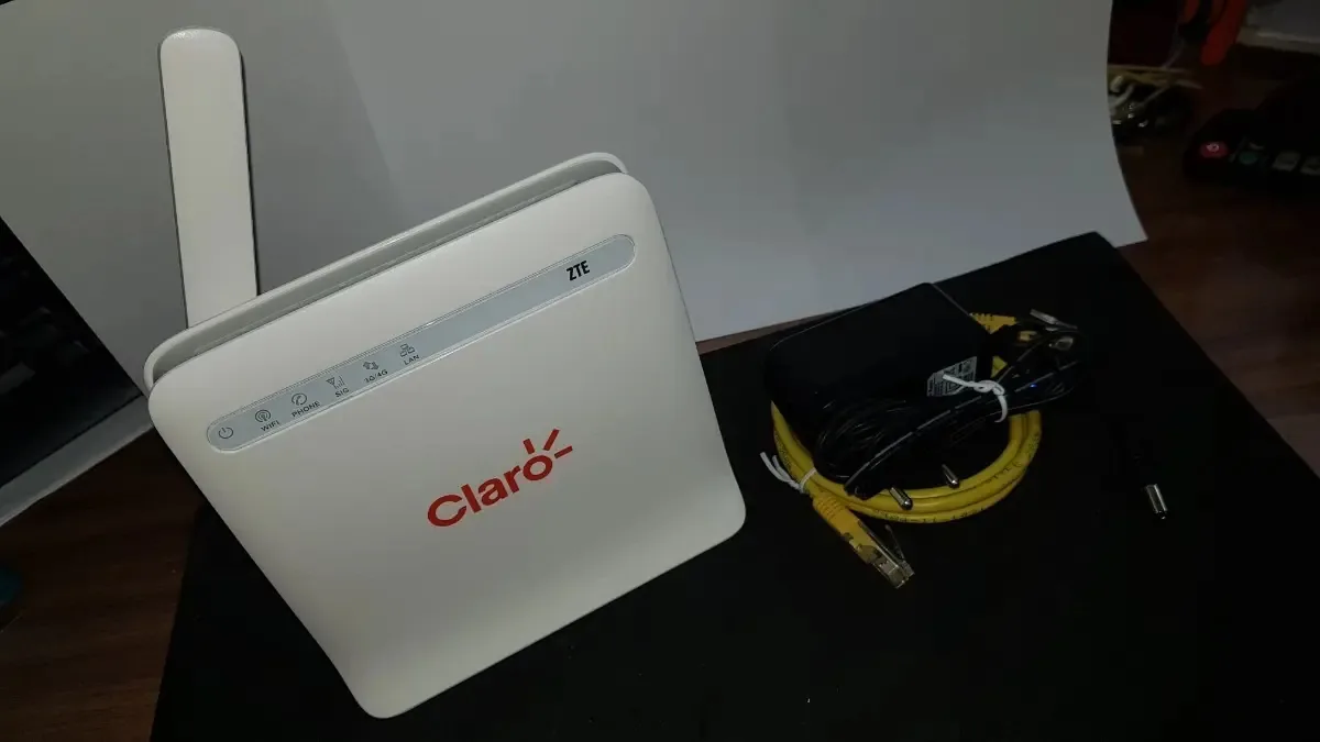 Modem Roteador 3g 4g Zte Mf253 300mbps Entr.ant Exe Desbl Cor Branco
