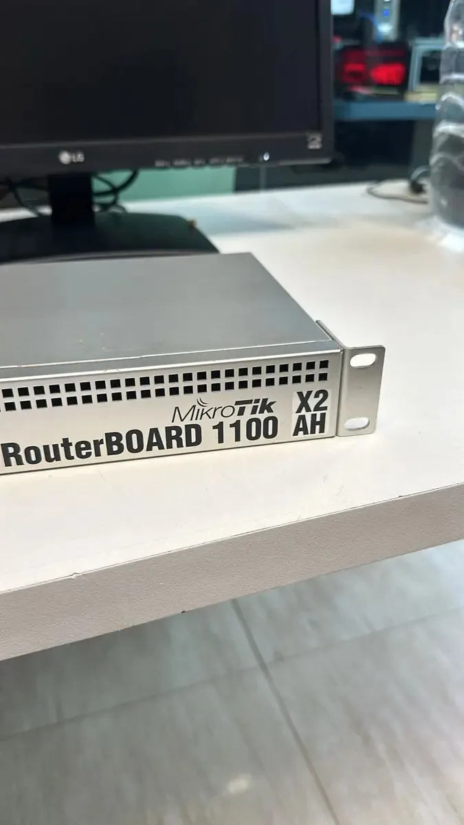 Router Board 1100 X2ah