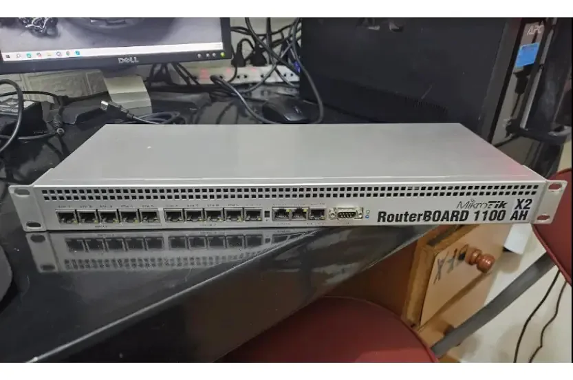 Roteador Mikrotik Routerboard Rb1100ahx2 Prata