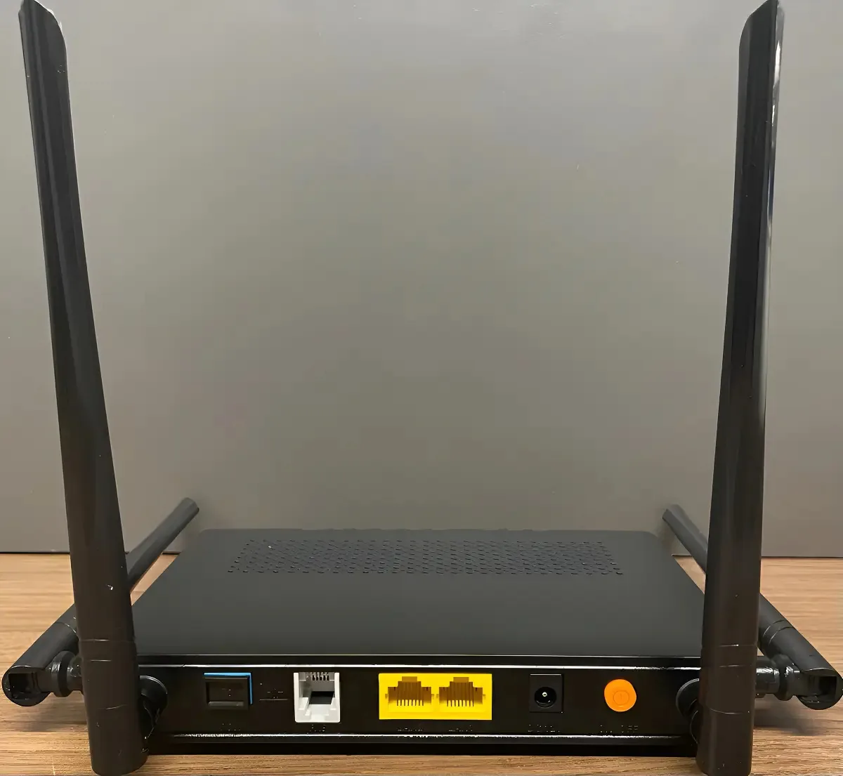 Modem Roteador Fibra Ótica V-Sol HG323DAC Wi-Fi 4 Antenas Preto