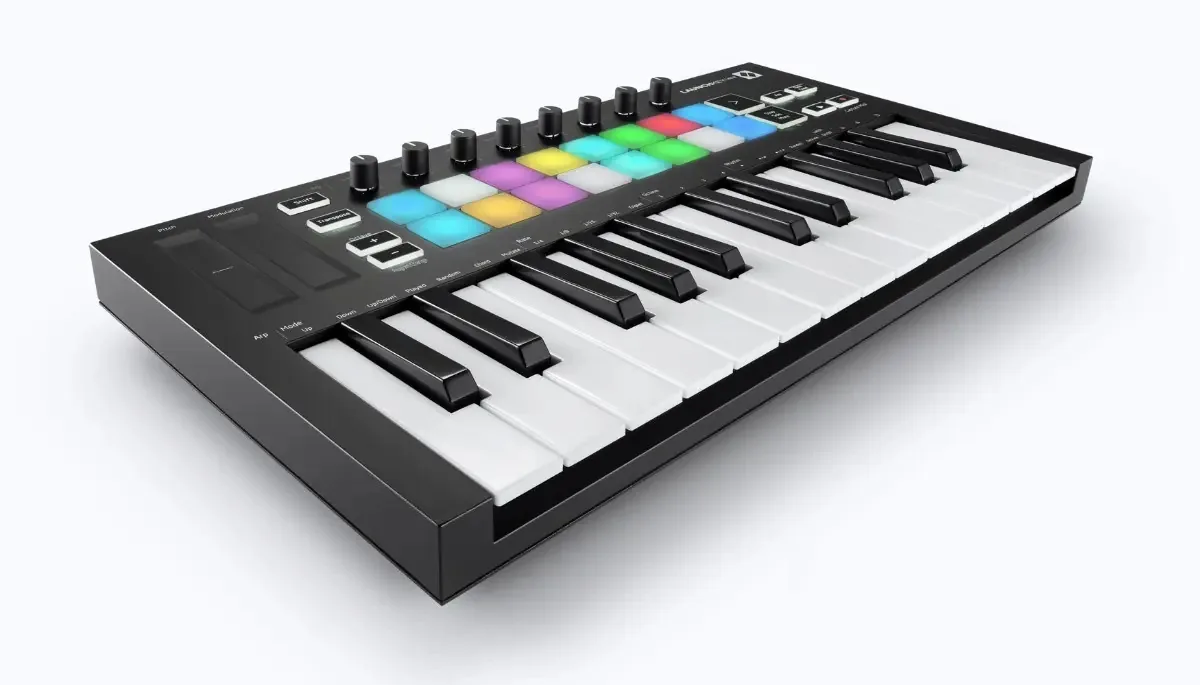 Controlador Novation Launchkey Mini Mk3 Midi 25 notas
